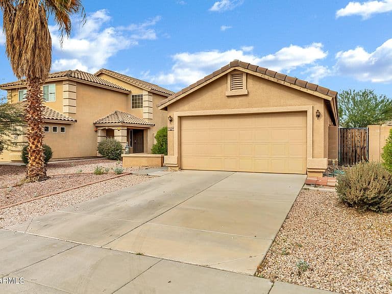 22258 W Twilight Trl photo 1