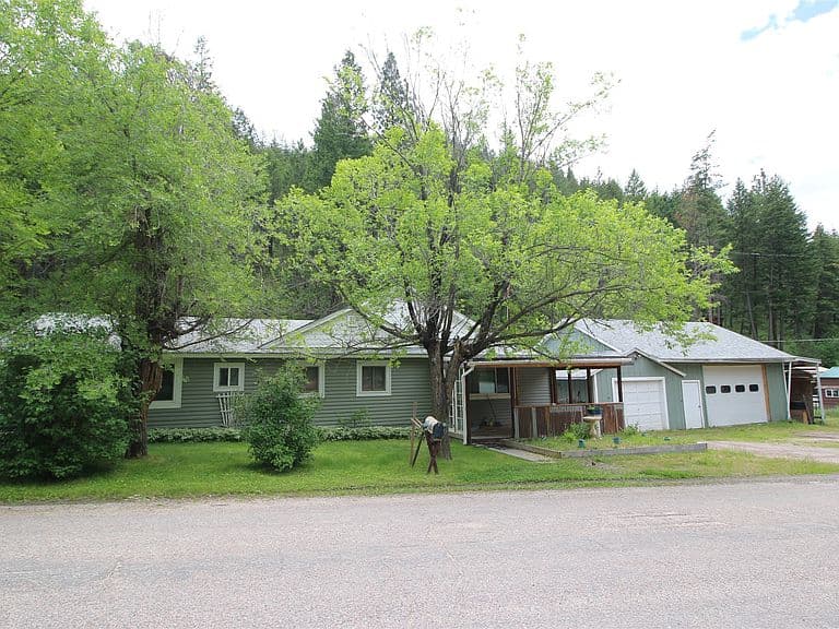 6350 Pine Cone Dr photo 1
