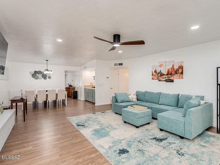 9870 E Celeste Dr photo 5