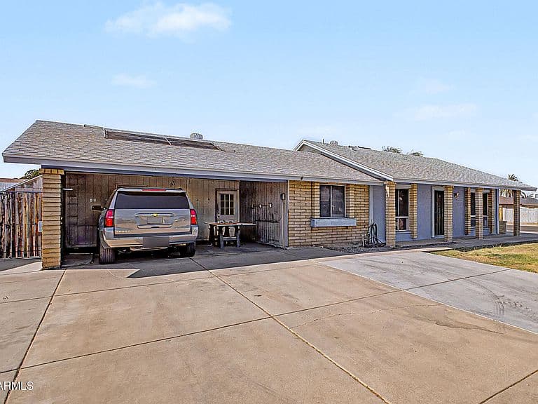 7720 W EARLL Drive photo 2