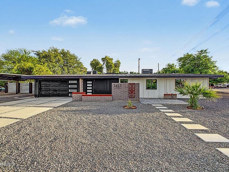 1417 W GLENN Drive photo 1