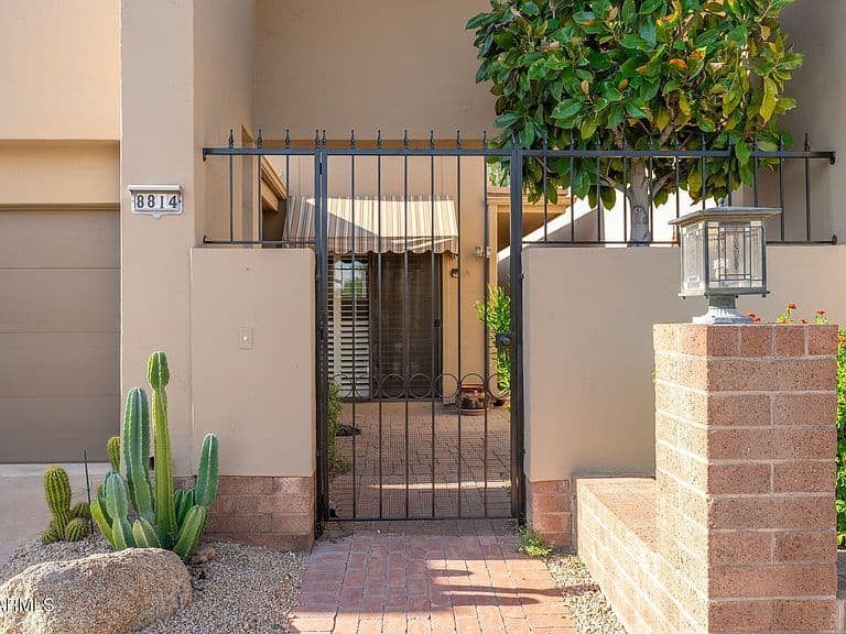 8814 E SAN RAFAEL Drive photo 3