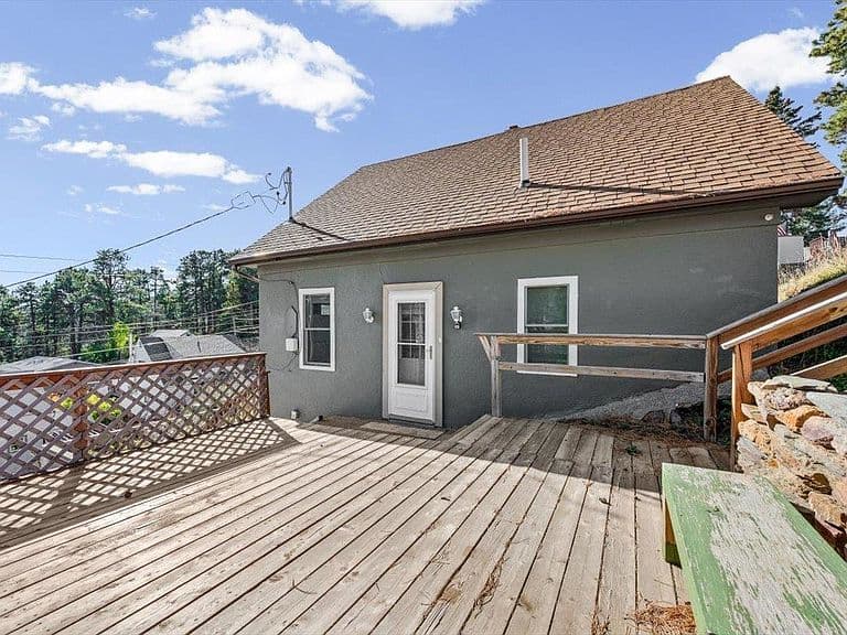 407 W Summit St photo 2