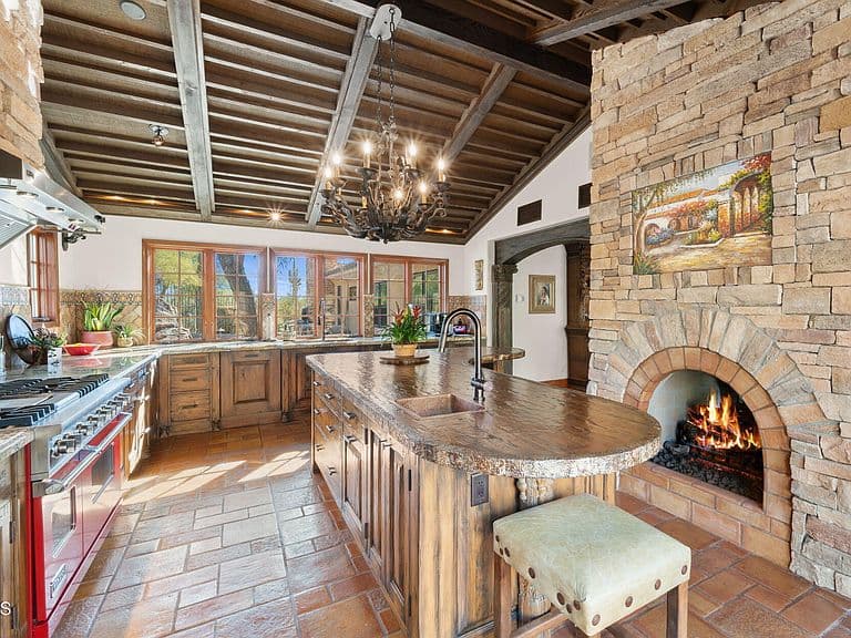 35035 N WHILEAWAY Road photo 4
