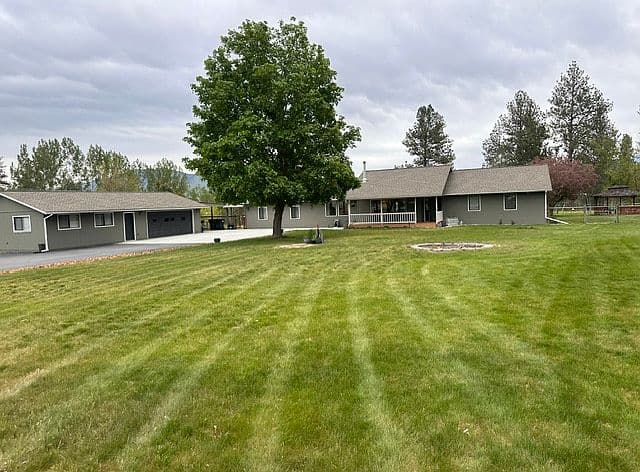 159 Edens Ln photo 3