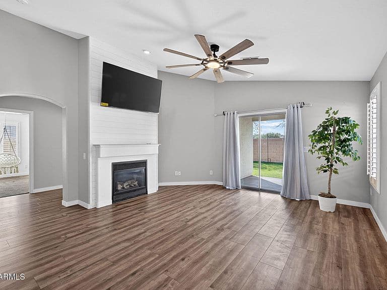 483 W GASCON Road photo 3