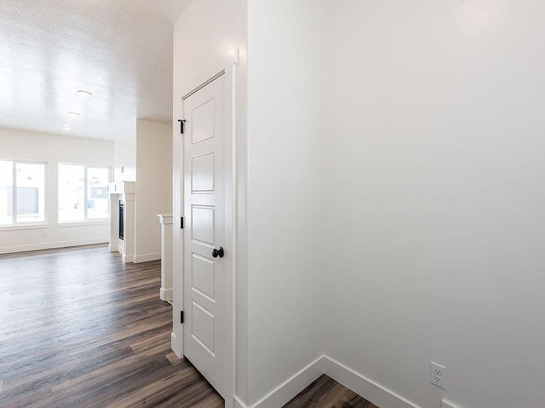 3930 Goldfinch Way photo 2