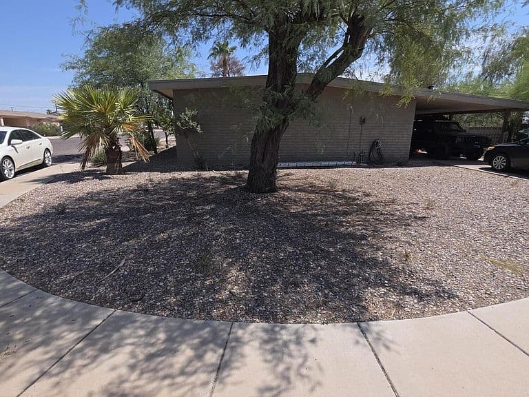 725 E BRENDA Drive photo 2