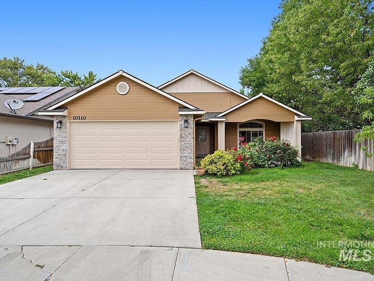 10110 W Holt St photo 1