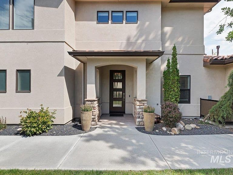 1208 E Spinnaker Ln photo 4