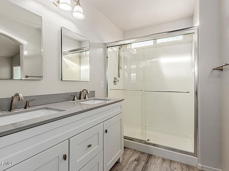 554 S 233rd Dr photo 3