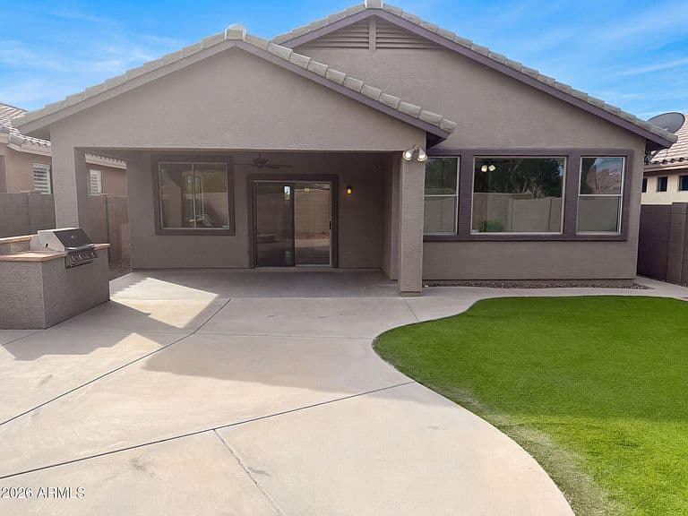 2464 W WARREN Drive photo 5