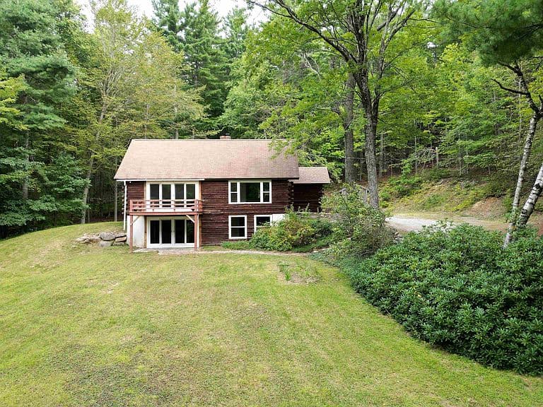 212 Colburn Road photo 1