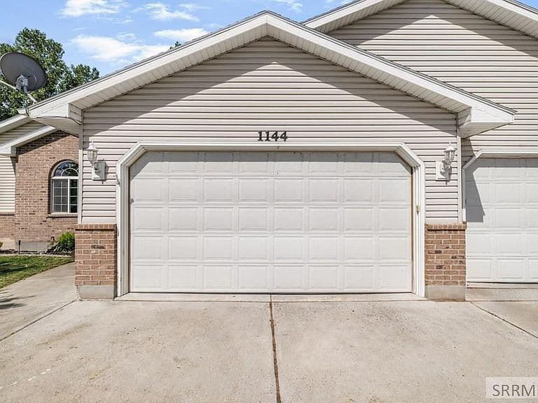 1144 S Ashland Dr photo 3