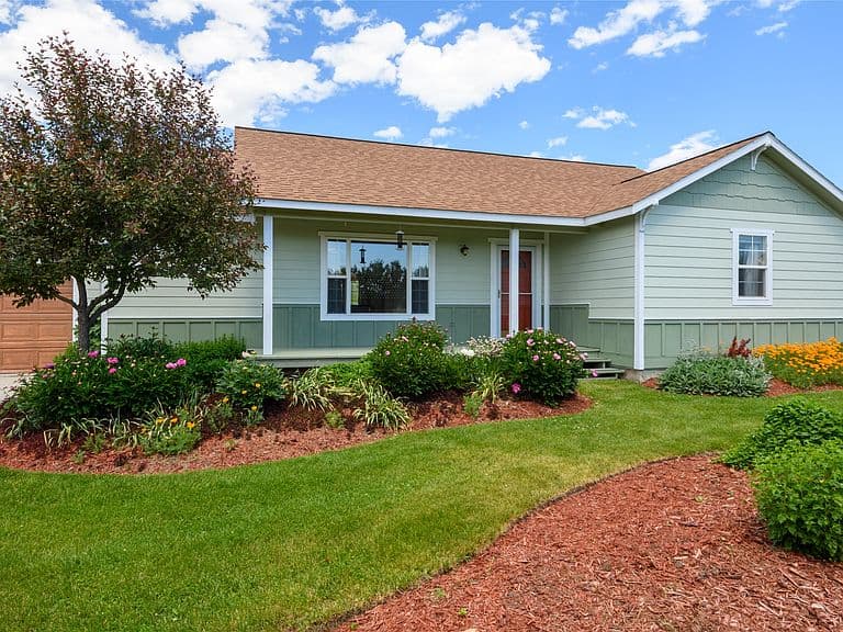 610 Cody Ln photo 3