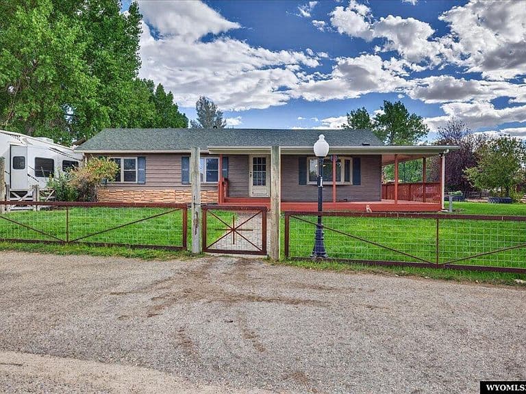 6709 Riverside Dr photo 1