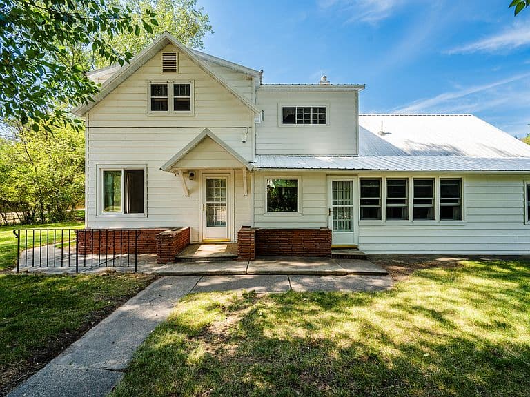 1005 W Works St photo 1