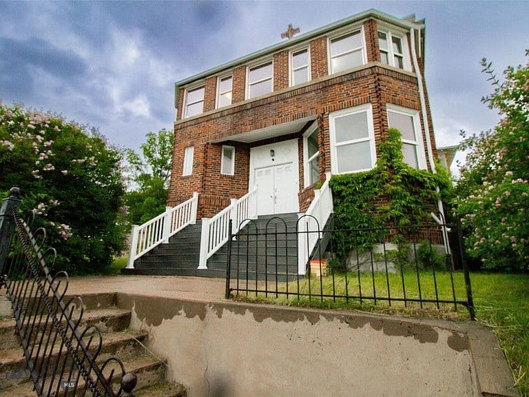 1131 W Copper St photo 2