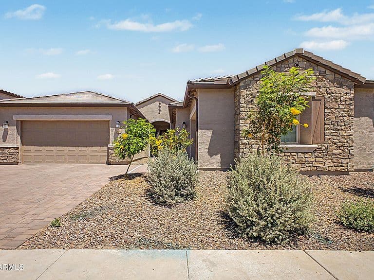 7646 W DESERT SPOON Drive photo 2