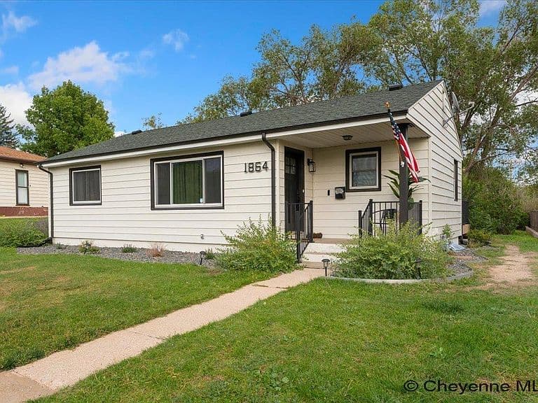 1864 Andover Dr photo 1
