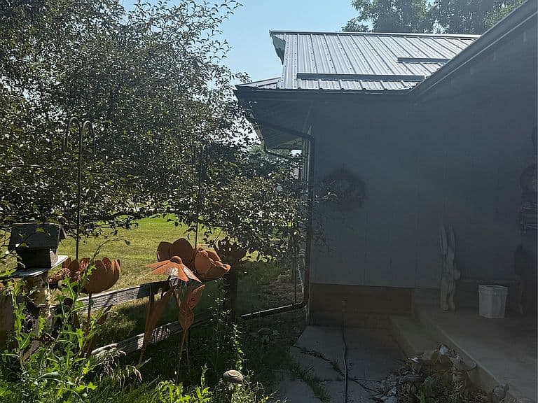 271 S Sapphire St photo 2