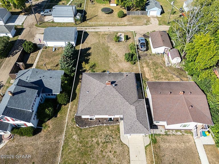 219 2nd Ave N photo 4