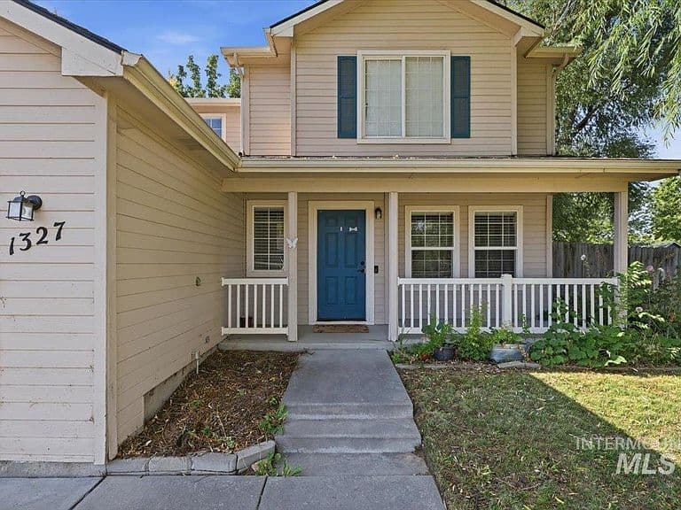 1327 W Balboa St photo 3