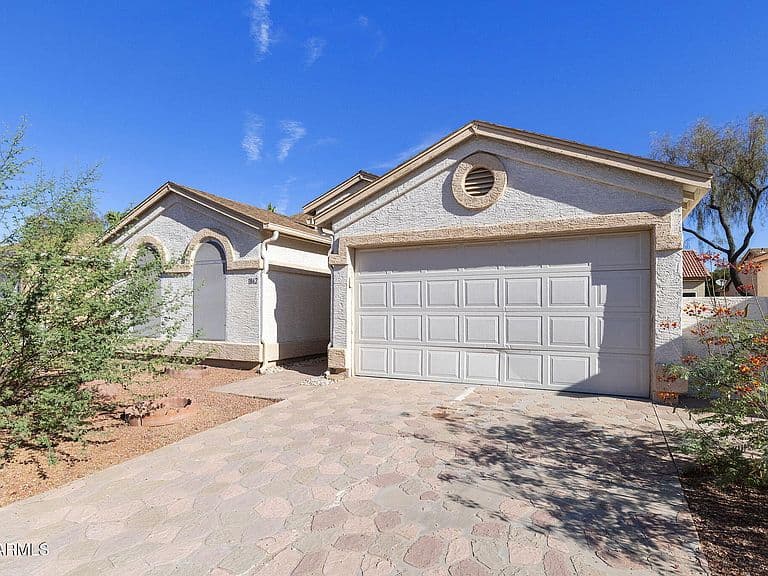 1862 E PEACH TREE Drive photo 1