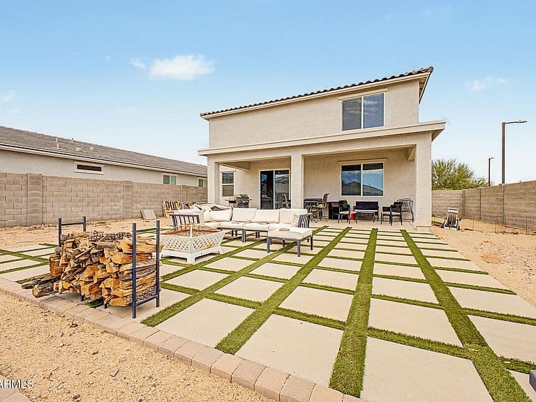 17805 W Daley Lane photo 3