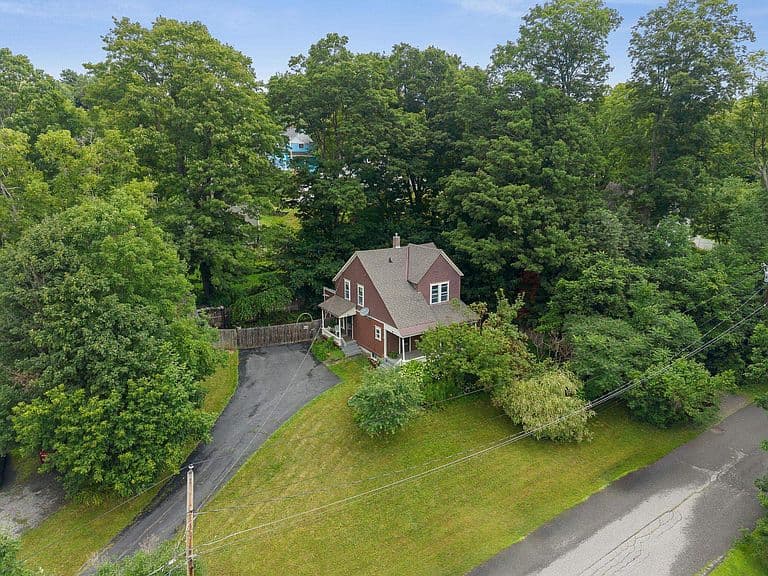 208 Elm Street photo 4