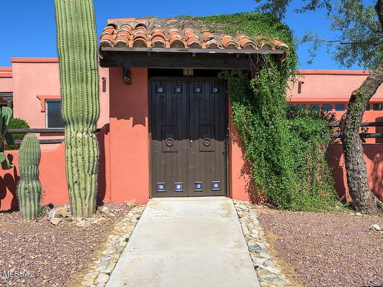 9060 W Edmond St photo 5