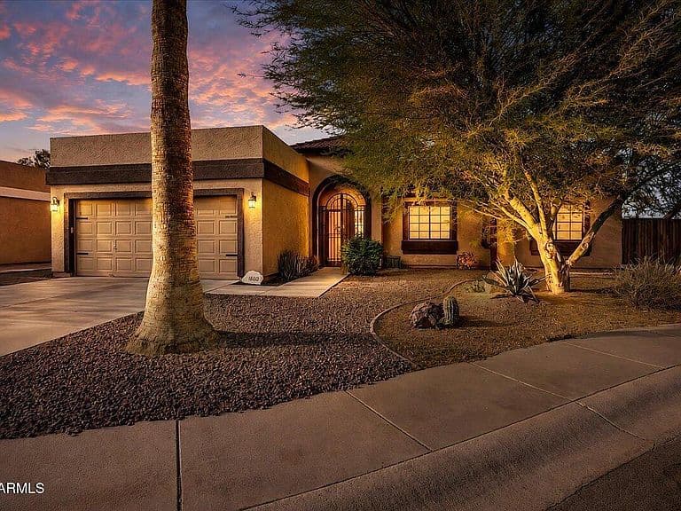 1660 E WHITTEN Street photo 1
