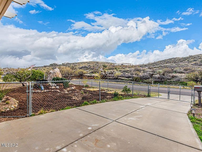 1671 N Calle Futura photo 5