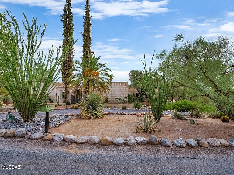 6944 N Vista Pl photo 4