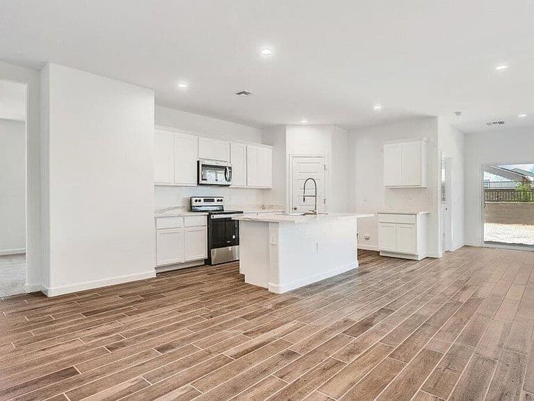 2883 W Sonrisa Avenue photo 2
