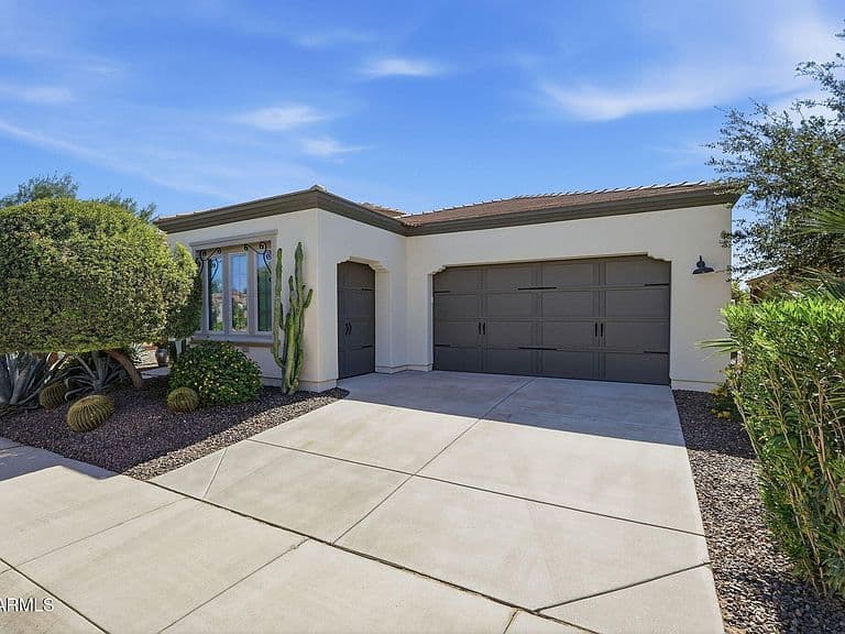 1553 E HESPERUS Way photo 3