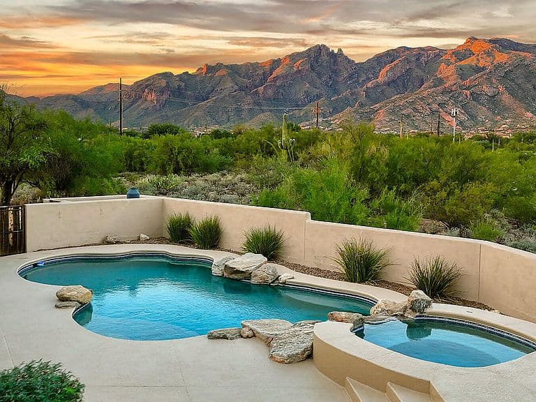 5500 N Hacienda Del Sol Rd photo 1
