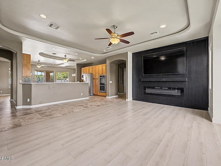 4550 E PRINCESS Drive photo 3