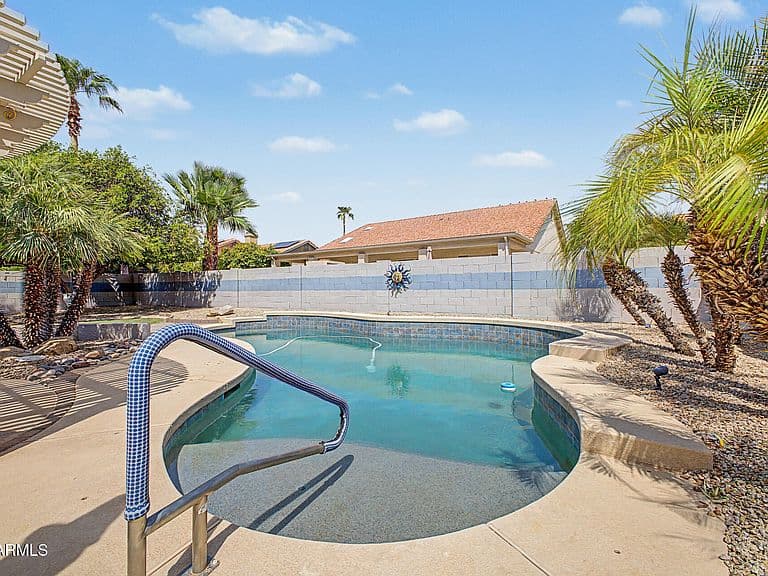10910 E TWILIGHT Drive photo 1