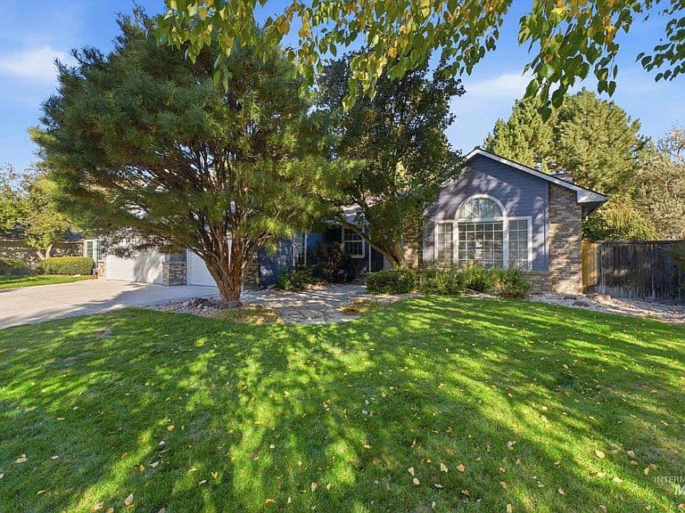 1624 E Seaport Ct photo 3