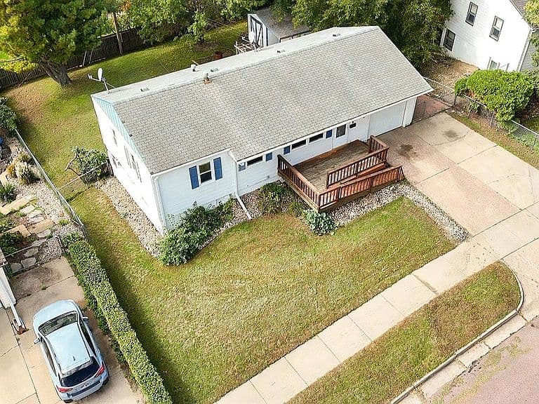 1305 S Point Dr photo 2