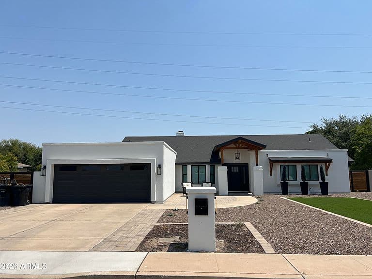 2157 N DORAN -- photo 1