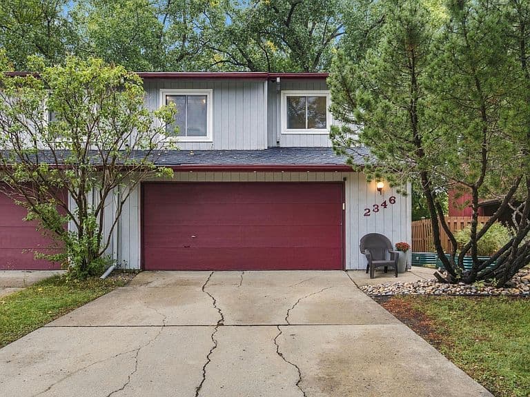 2346 Demores Dr S photo 1