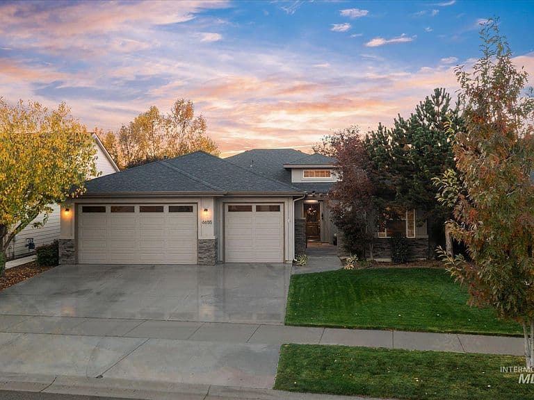 6655 N Moon Drummer Way photo 1
