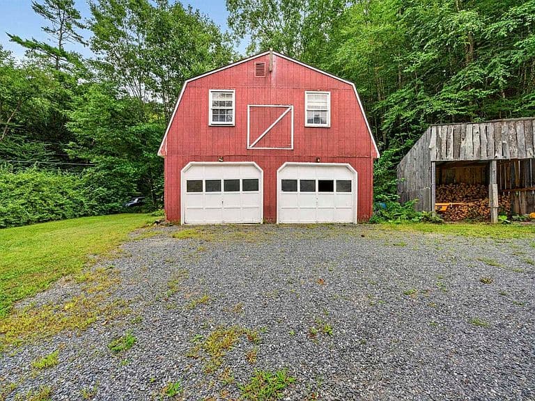 220 Hill Road photo 4