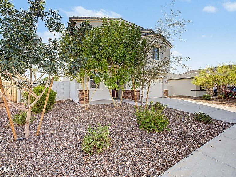 19160 N ALCAZAR Street photo 3