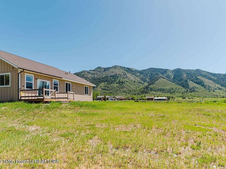 225 Bonneville Rd photo 4