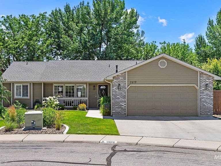 2619 E Apricot Ct photo 1