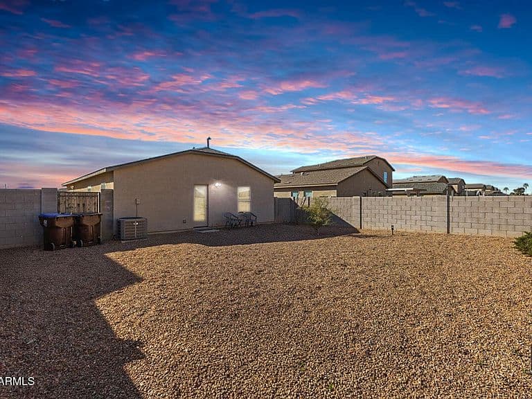 156 W Douglas Ave photo 2