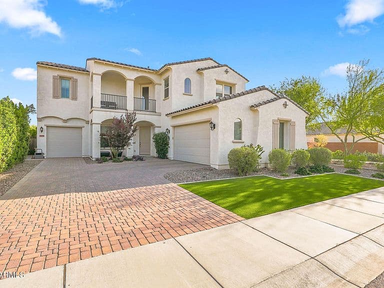 3409 E CASHMAN Drive photo 1